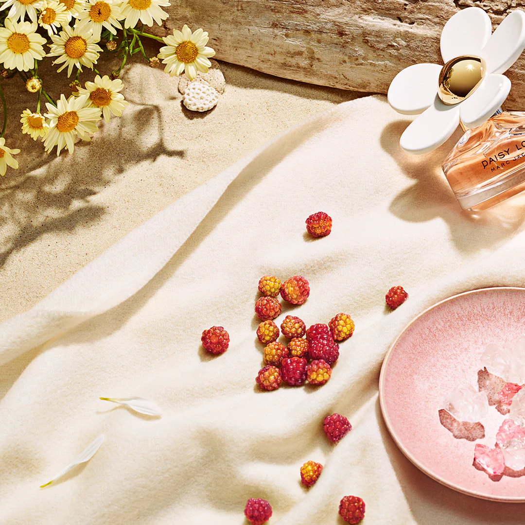Marc Jacobs Daisy Love Eau De Toilette (Various Sizes) - Image 3
