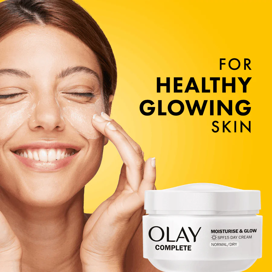 Olay Complete Moisturise & Glow Day Cream SPF15 50ml - Image 2