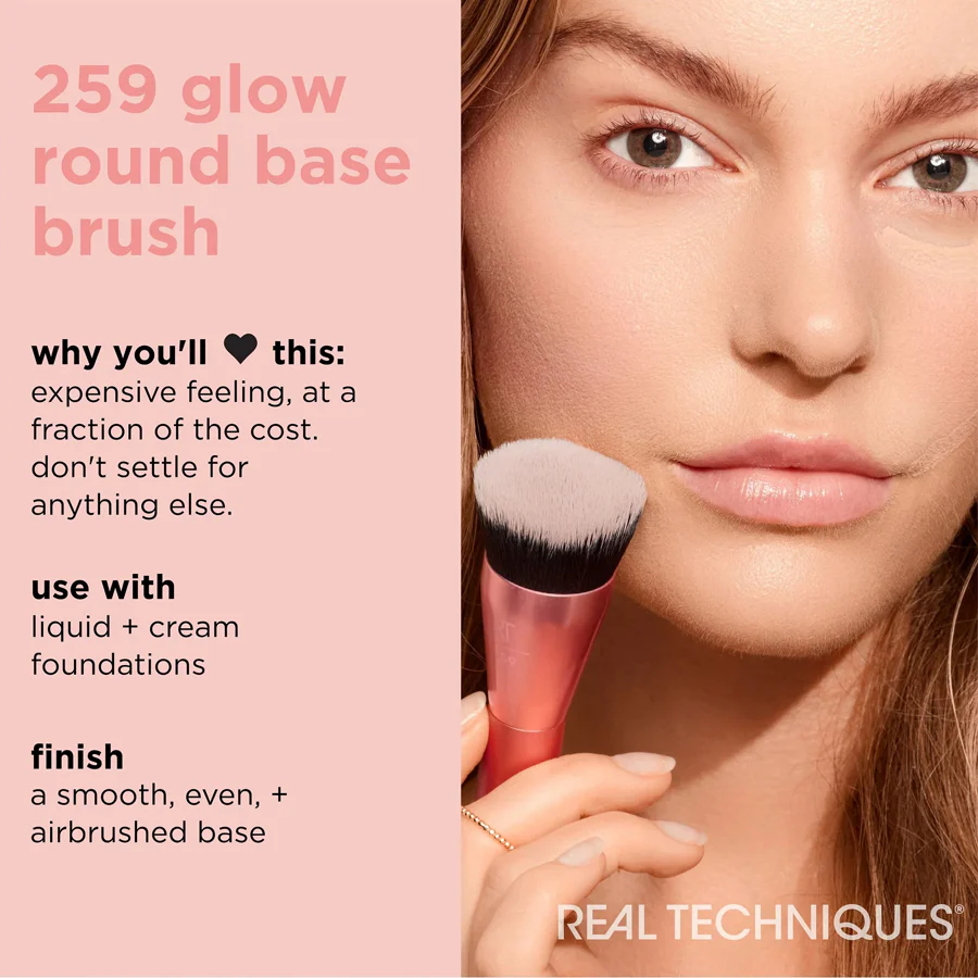 Real Techniques Glow Round Base Makeup Brush - Image 3