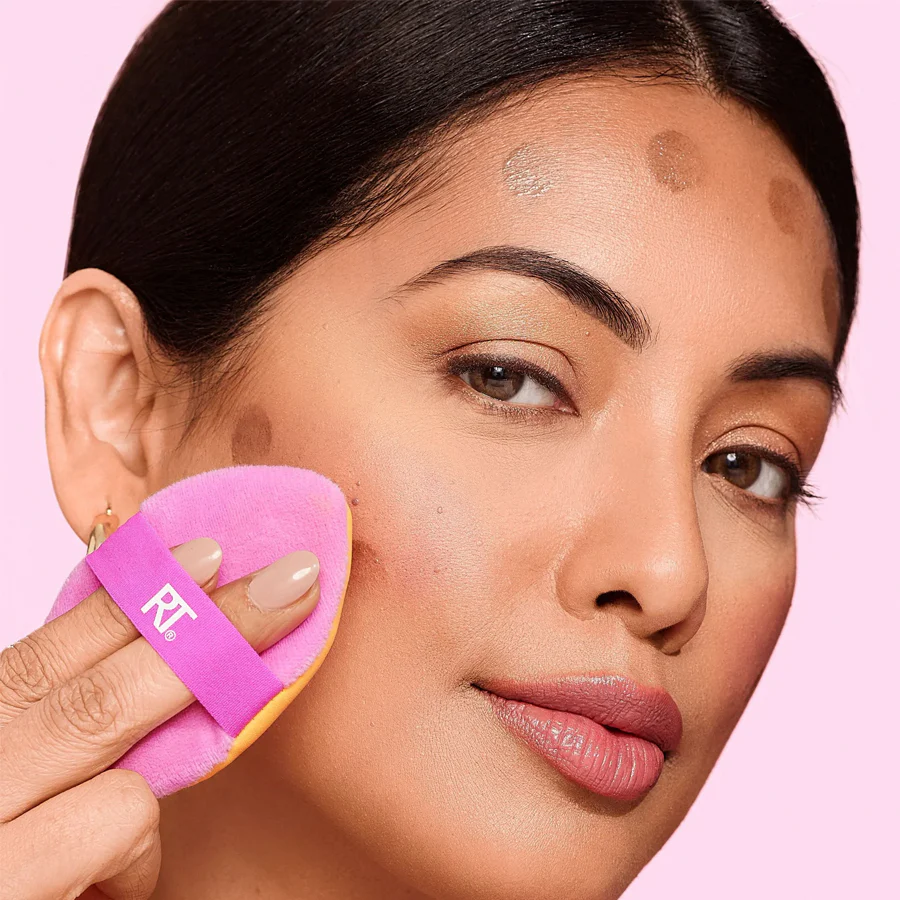 Real Techniques Miracle 2-in-1 Powder Puff - Image 4