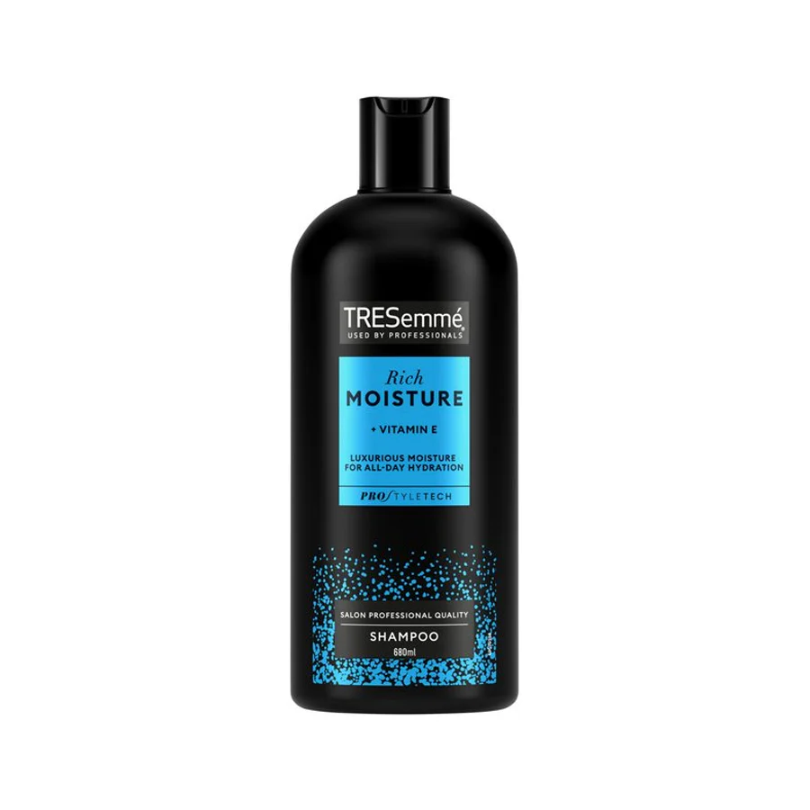 TRESemmé Rich Moisture Shampoo 680ml