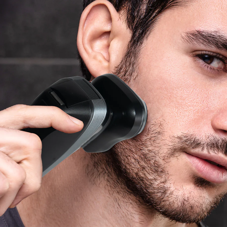 Carmen Hydra IPX7 Series Wet & Dry Professional Triple Head Shaver - Image 4